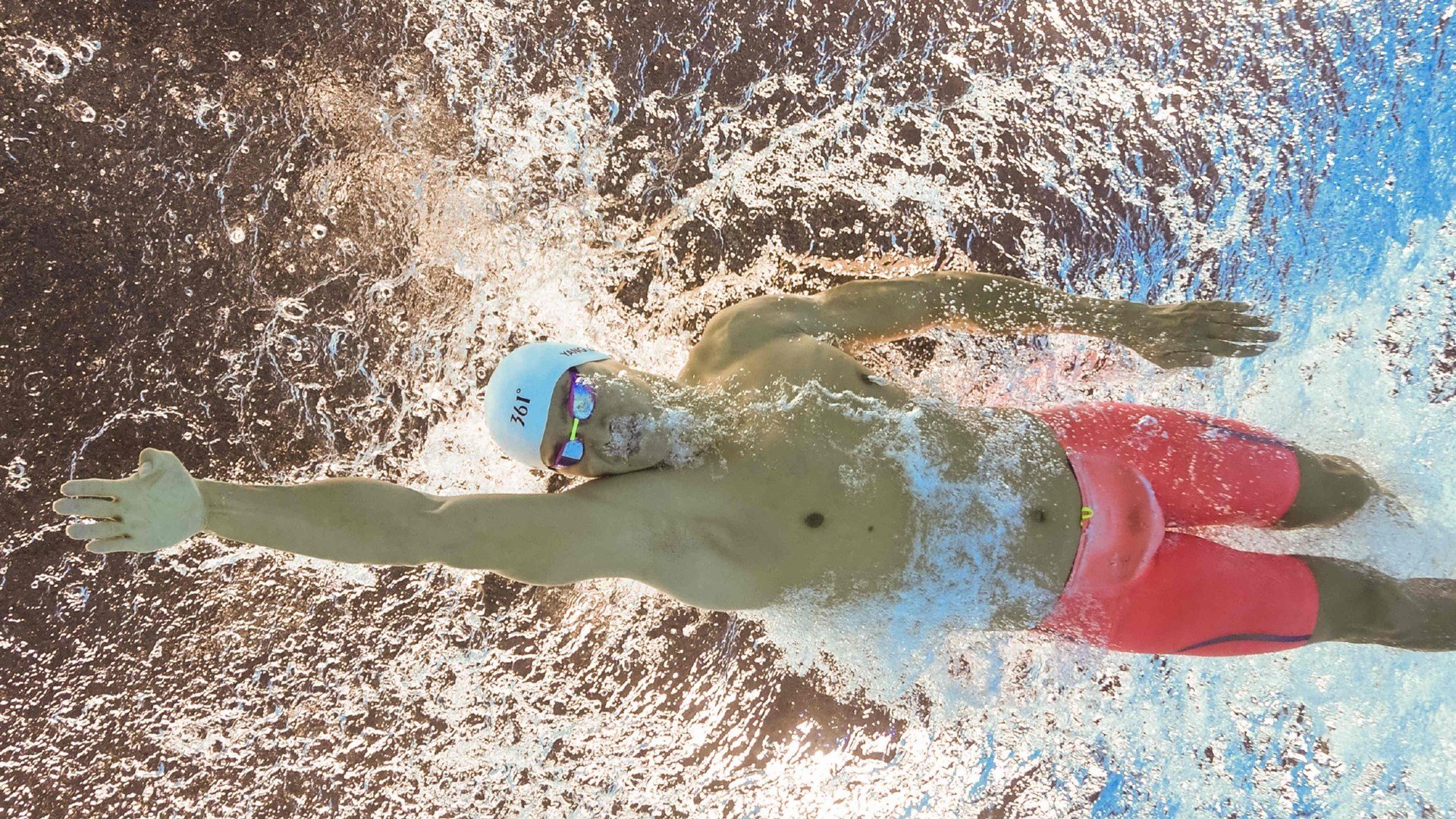 “世界游泳锦标赛新加坡：水上芭蕾选手成全场焦点”