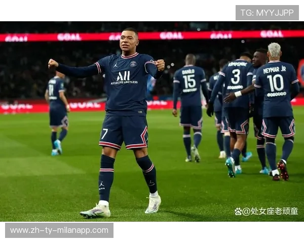 姆巴佩高速启动突破群防，巴黎前场瞬间点燃全场热度