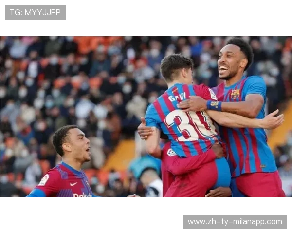 巴萨传控压得对方喘不过气，佩德里顺势推射